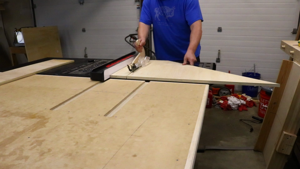 Cutting pieces to length at the table saw