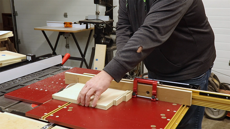 Using two cutoffs to accurately measure drawers fronts and backs