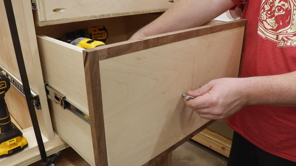Attaching the Drawer Pulls