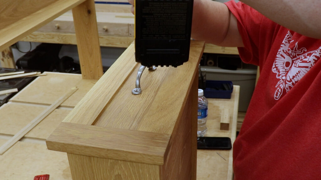 Attaching the drawer pulls